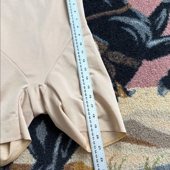 SHAPEWEAR SHORTS - Picture 5 of 8